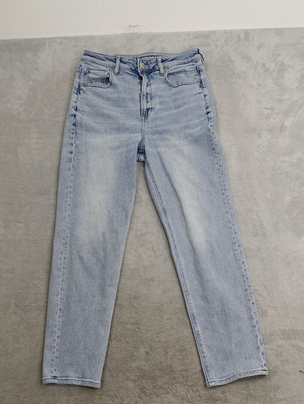 American Eagle Outfitters Light Blue Mom Straight Leg Jeans 10